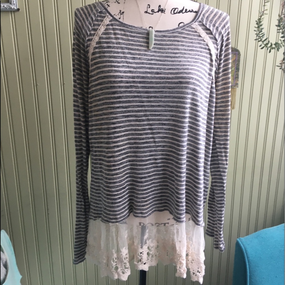 Scoop neck tunic